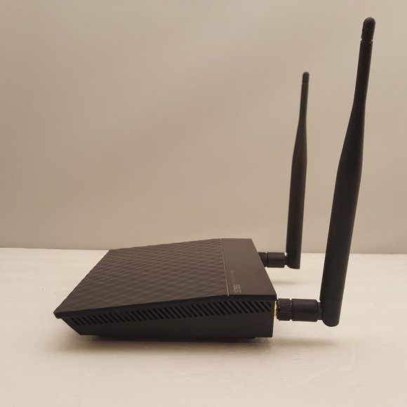 ASUS Wireless N300 3-in-1 Router/AP/Range Extender | RT-N12 | H/W Ver D1 - Picture 2 of 15